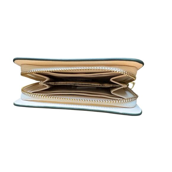 NWOT Well Read Pride and Prejudice Jane Austen Zip Around Wallet Clutch - Picture 4 of 6